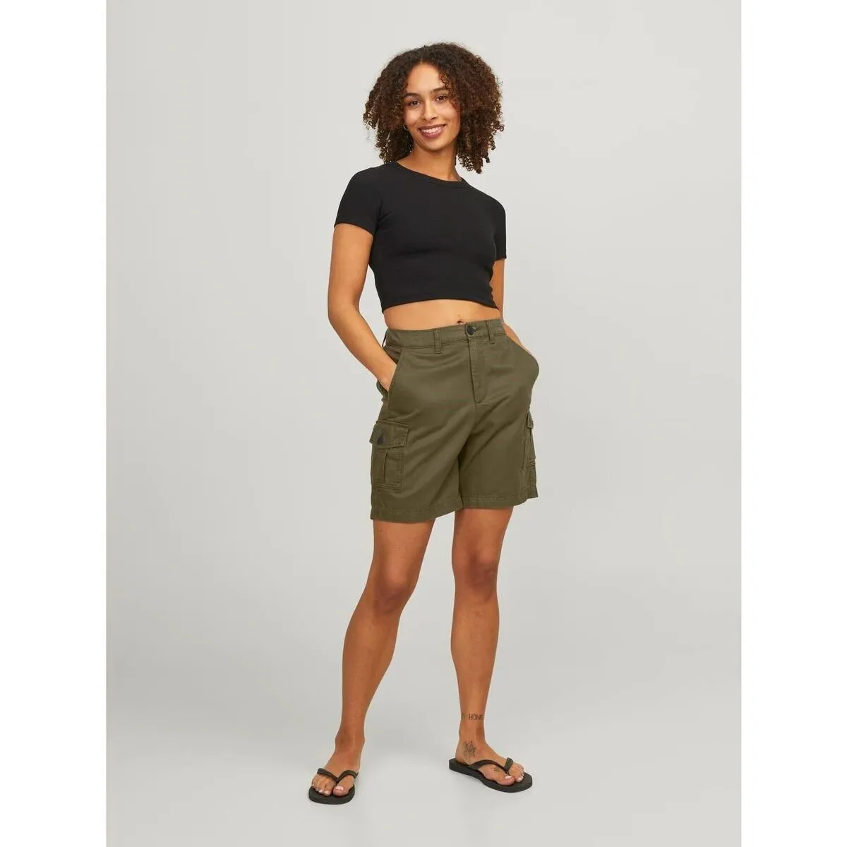 12225955 HOLLY CARGO SHORTS-FOREST NIGHT