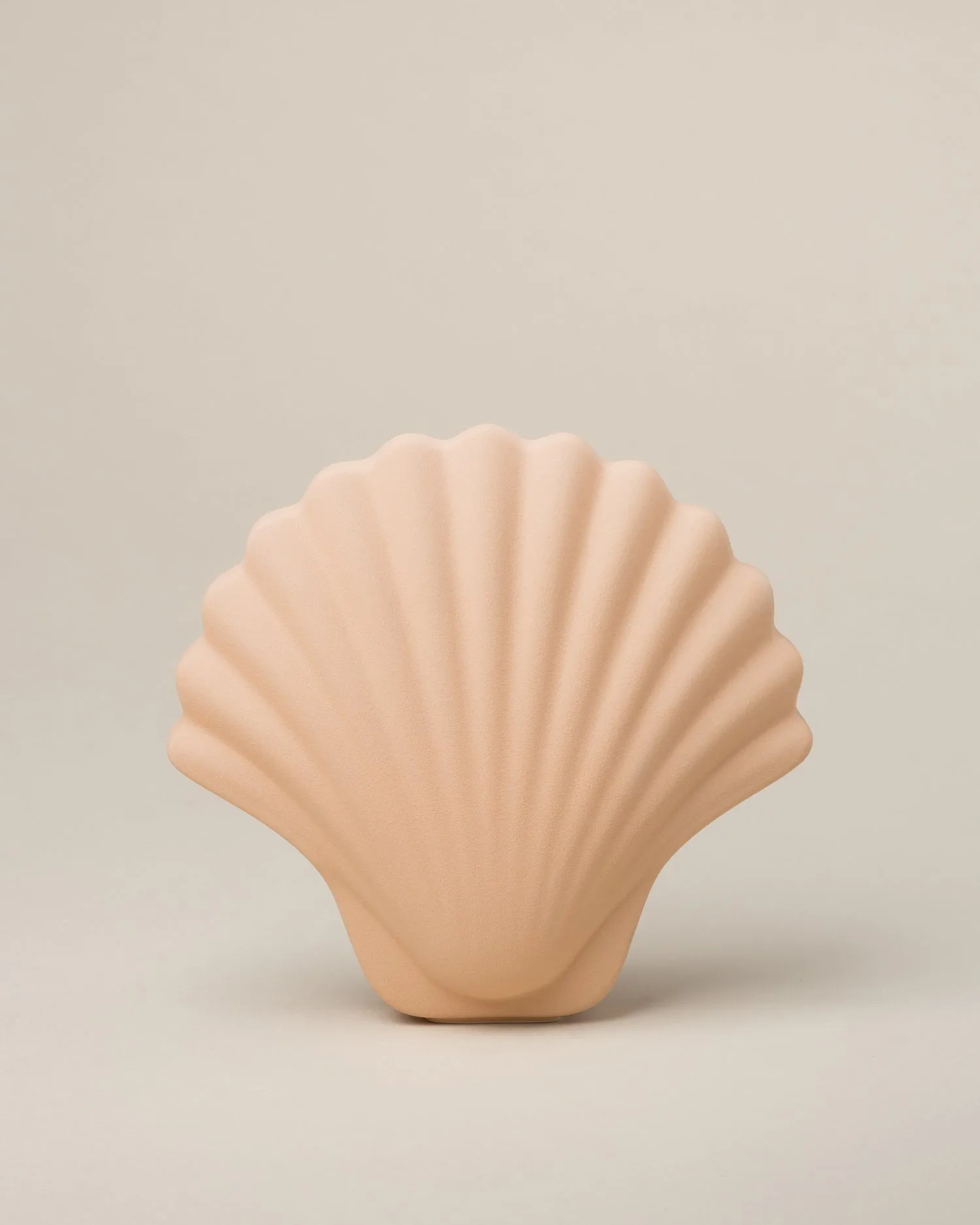 Ecru Seashell vase