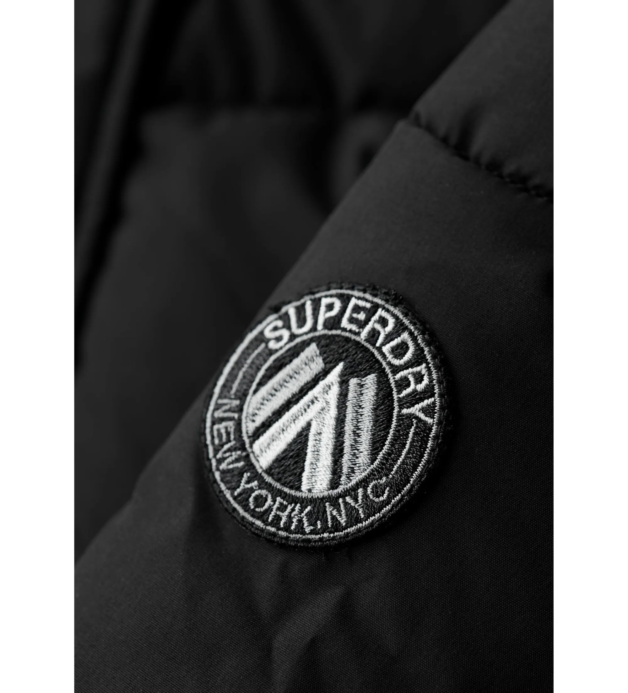 Parka acolchada City Chevron negro