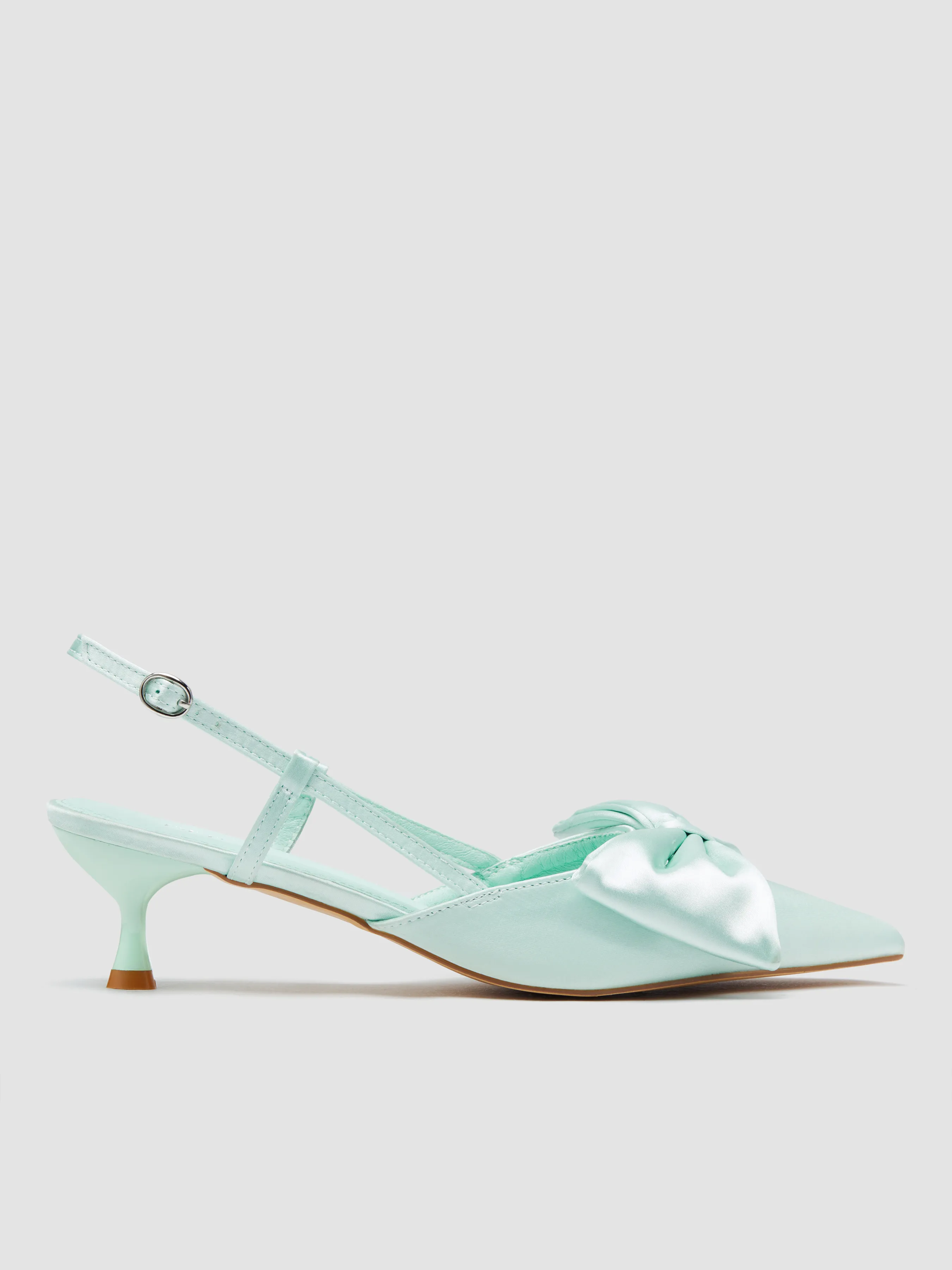 TACONES DE SATÉN CON LAZO