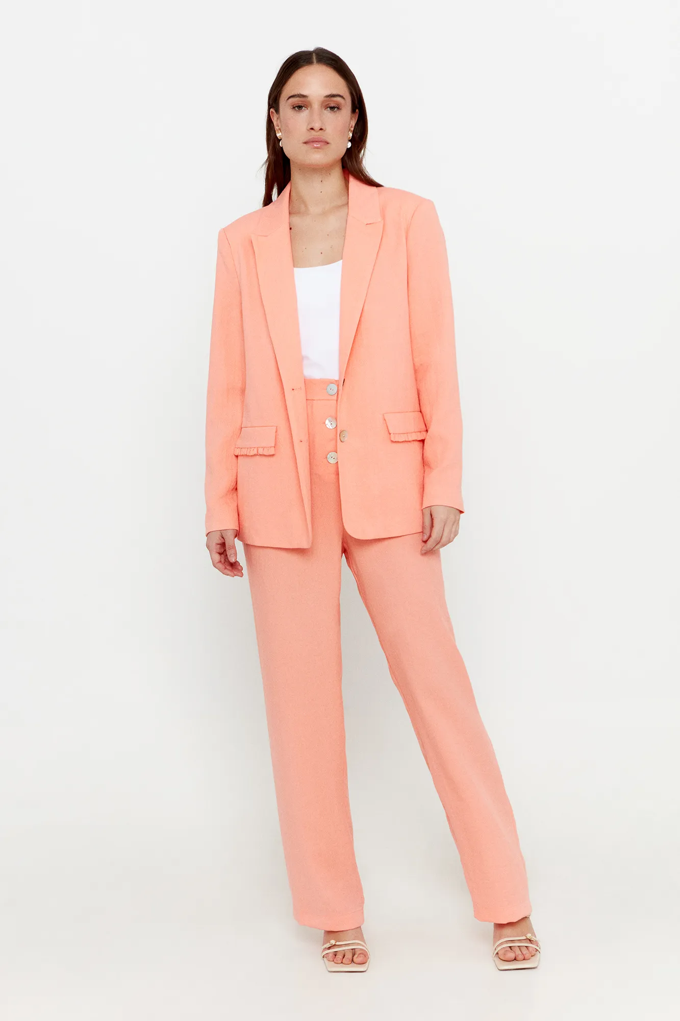 Vero Moda Blazer regular fin detalles volantes