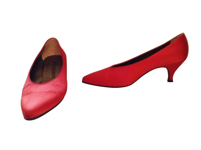 Yves Saint Laurent Tacones Roja 