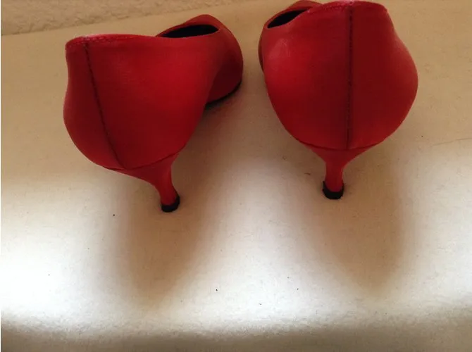 Yves Saint Laurent Tacones Roja 