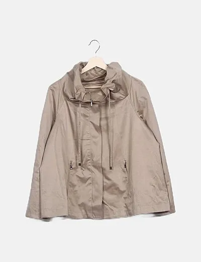 Zara Trenca beige satinada